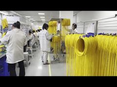 Cosa costituisce un laboratorio di produzione standardizzato di cavi patch in fibra ottica?