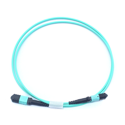 Cordone di patch in fibra ottica flessibile e resistente con connettore MPO per applicazioni di rete versatili