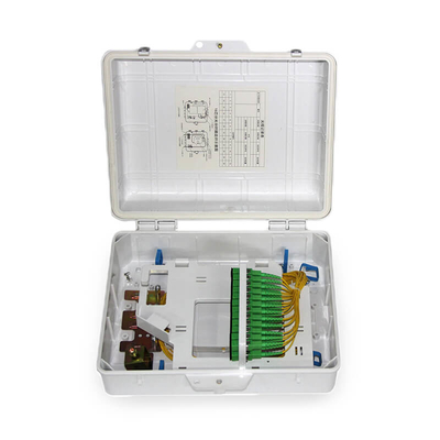 Casella di distribuzione in fibra ottica bianca 24 SC Adaptori interni per montaggio a parete