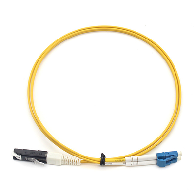 Cordone di patch in fibra ottica monouso con PVC duplex LC UPC a VF45 per soluzioni a banda larga in fibra