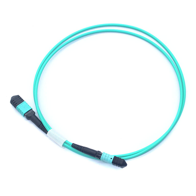 Cordone di patch in fibra ottica flessibile e resistente con connettore MPO per applicazioni di rete versatili