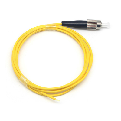Assemblaggio a coda di fibra ottica multimoda e monimoda con connettore FC UPC