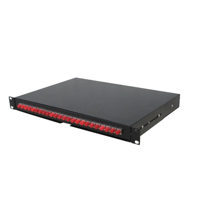 Pannello ODF in fibra ottica montato su rack con connettori FC per interni