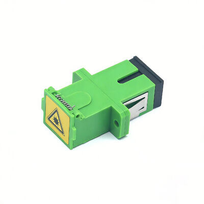 Telecomunicazioni Fibra ottica SC APC Adapter con chiusura automatica Flip 0.2dB Perdita di inserimento e 500 cicli di durata